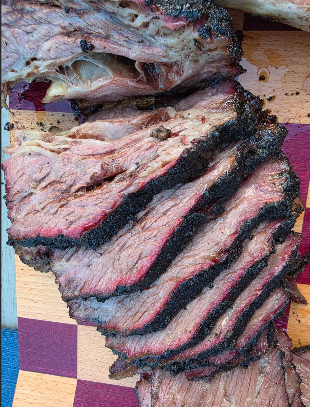 Esempio: brisket affettato con bark scuro